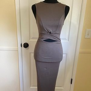 Midi olive dress with cut out